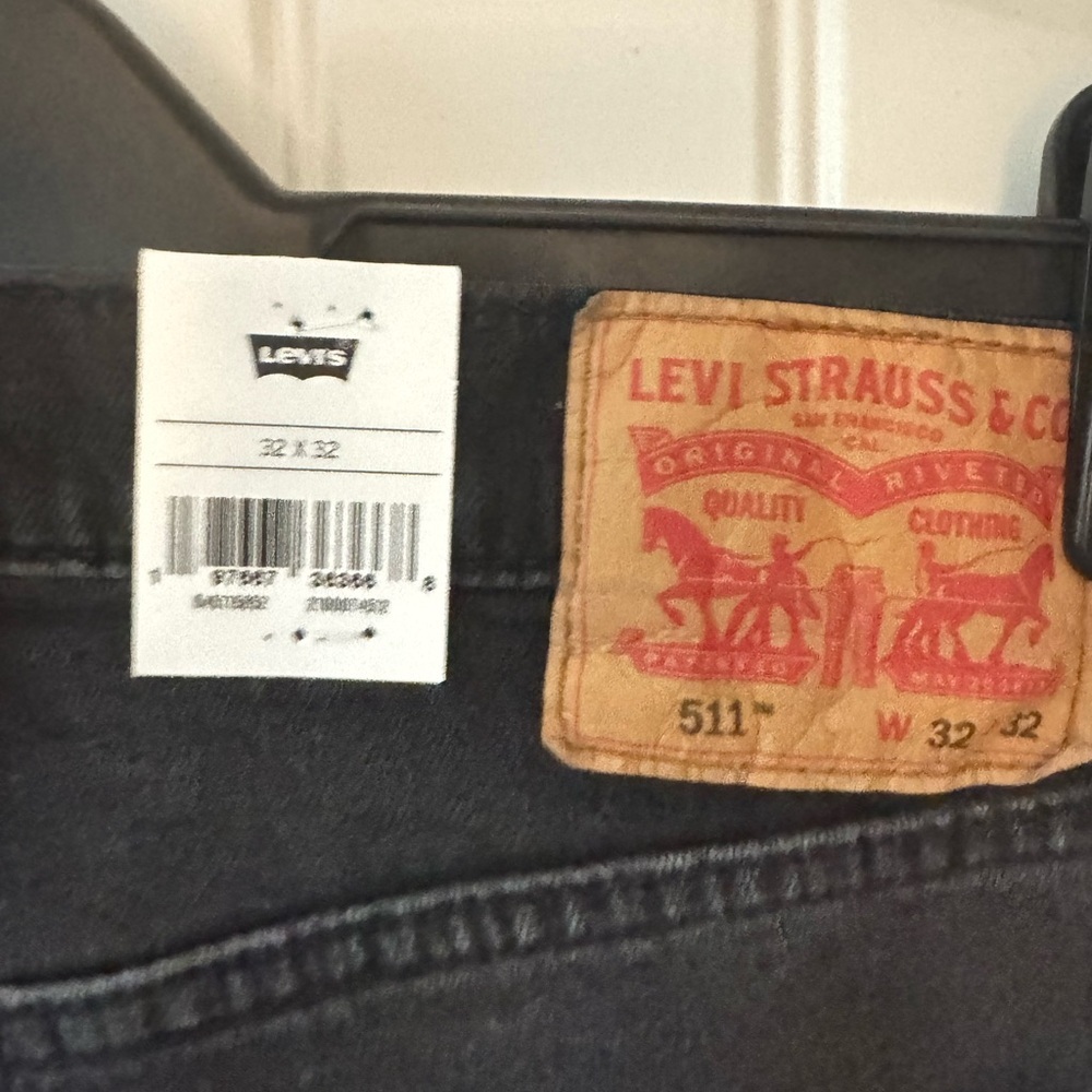 LEVIS
Men's 511 Flex Slim Fit Jean 👖
Size 32/32 - Picture 4 of 6